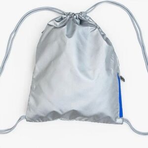 New Mumi Silver Drawstring Backpack with Blue Zipper